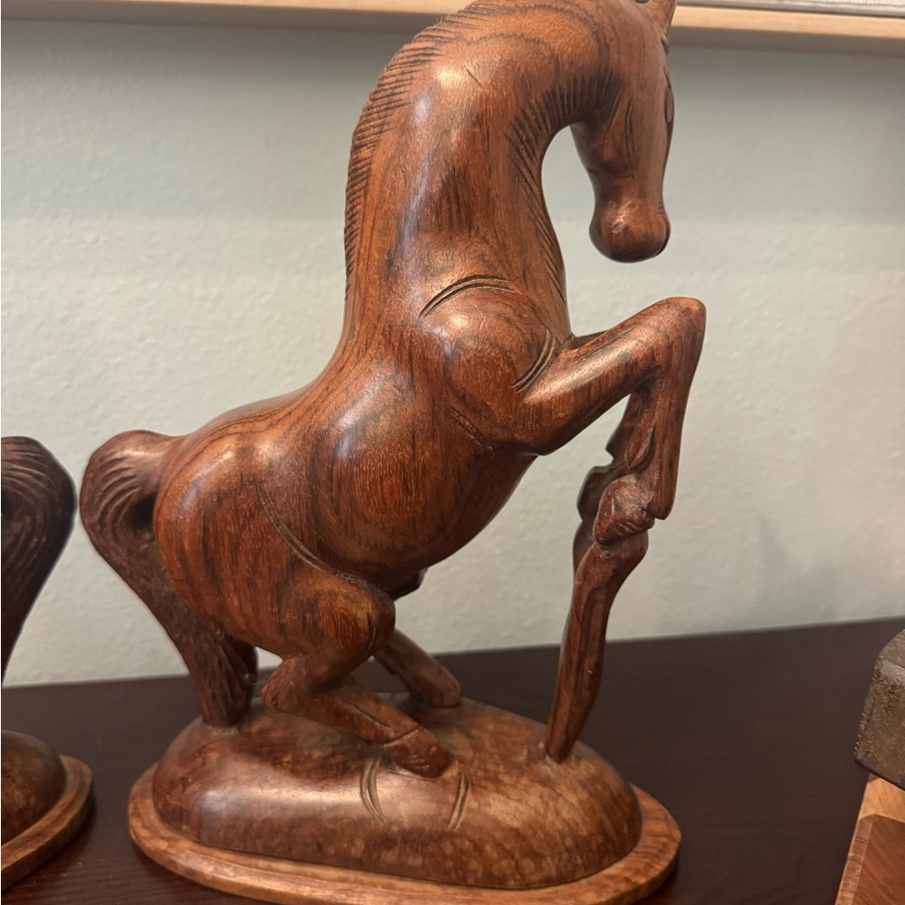 Vintage Equestrian Pair of Carved Wooden Horse Figurines - Beautiful! - Picture 7 of 15